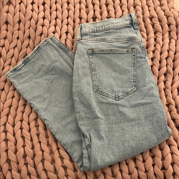 Abercrombie Curve Love Ankle Straight high rise light wash jeans - Picture 7 of 7